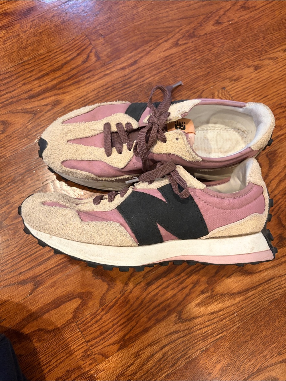 New Balance women’s 327 size 9